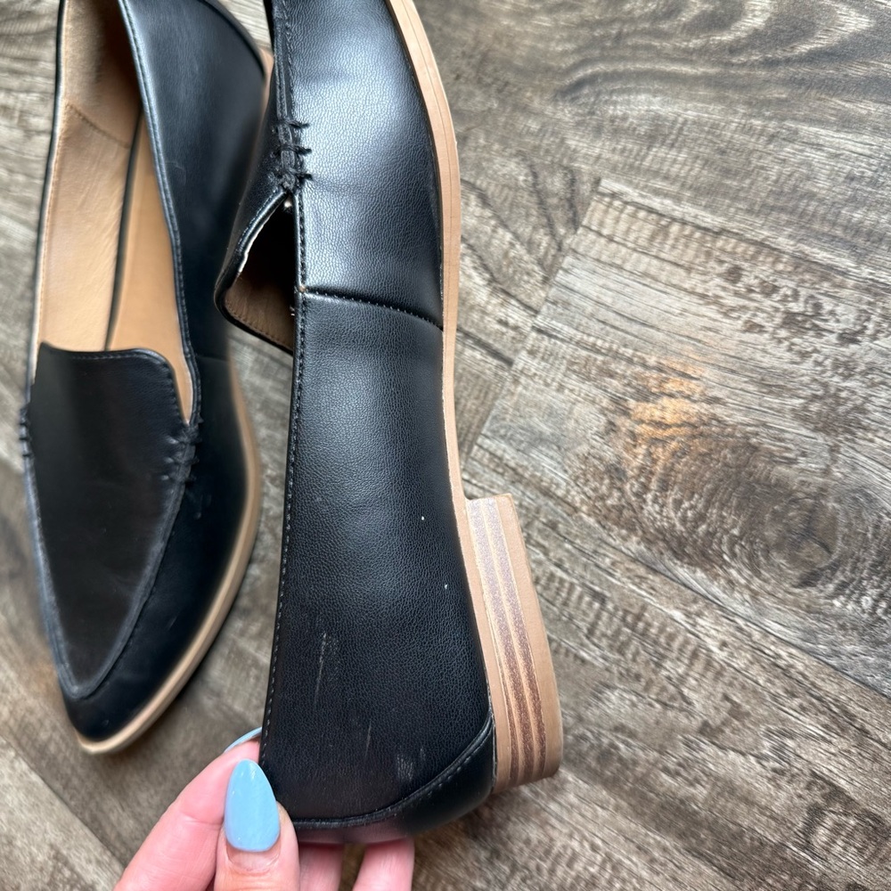 DV by Dolce Vita Black Pointed Toe Leather Flats - Picture 4 of 8